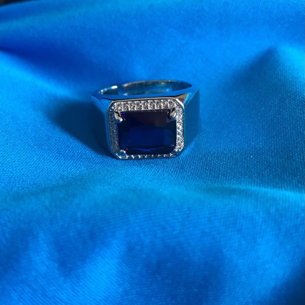 Sterling silver mens ring, the band adjusts to fit